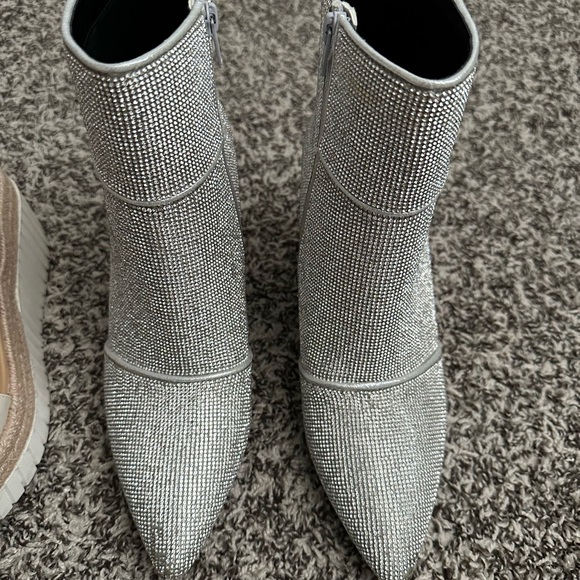 Shoe Bundle - Picture 3 of 12